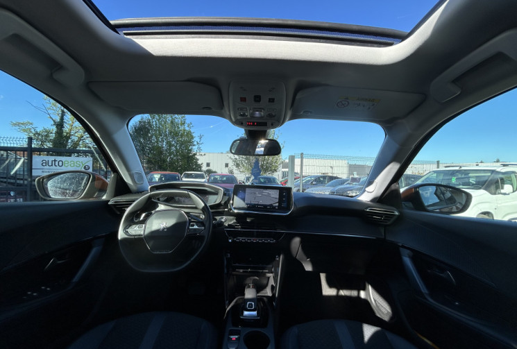 Peugeot 2008 1.2 / 130 CH / ALLURE / TOIT OUVRANT / DISTRIBUTION MAI 2026