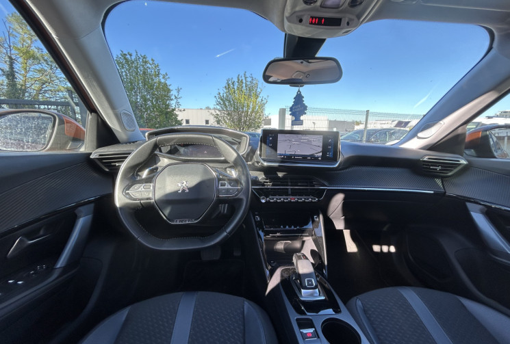 Peugeot 2008 1.2 / 130 CH / ALLURE / TOIT OUVRANT / TOUT A JOUR