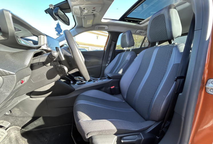 Peugeot 2008 1.2 / 130 CH / ALLURE / TOIT OUVRANT / TOUT A JOUR