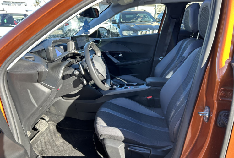 Peugeot 2008 1.2 / 130 CH / ALLURE / TOIT OUVRANT / TOUT A JOUR