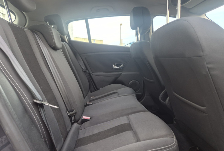 Renault Megane III 1.5 DCI FAP 110 CV - 5 PORTES - CLIM - DISTRIBUTION NEUVE 