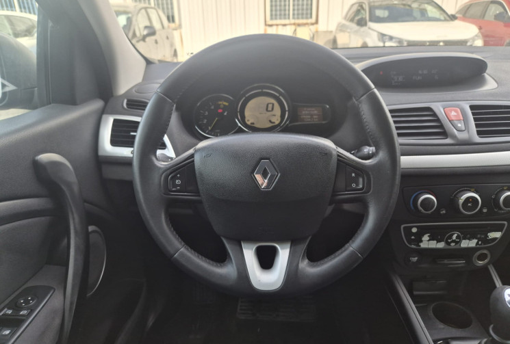 Renault Megane III 1.5 DCI FAP 110 CV - 5 PORTES - CLIM - DISTRIBUTION NEUVE 