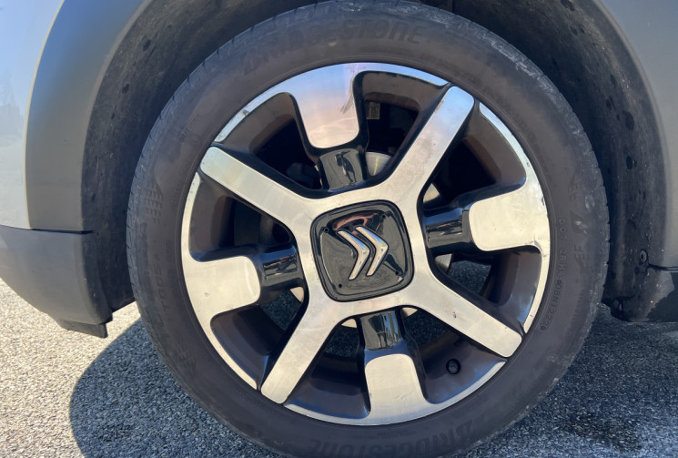 Citroën C4 CACTUS 1.2 PureTech 110Ch Shine Edition / Distribution à jour