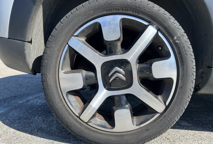 Citroën C4 CACTUS 1.2 PureTech 110Ch Shine Edition / Distribution à jour