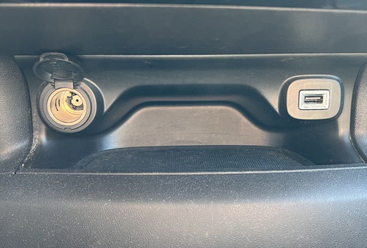 Citroën C4 CACTUS 1.2 PureTech 110Ch Shine Edition / Distribution à jour