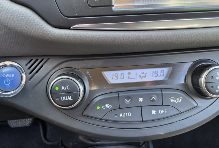 Toyota Yaris yaris 1.5 vvti 16v hsd hybrid 100 cv DYNAMIC