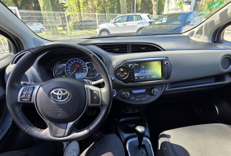 Toyota Yaris yaris 1.5 vvti 16v hsd hybrid 100 cv DYNAMIC