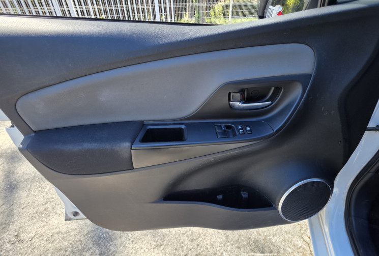 Toyota Yaris yaris 1.5 vvti 16v hsd hybrid 100 cv DYNAMIC