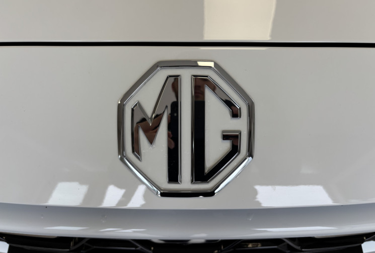 MG ZS 1.5 197 HYBRID+ STANDARD / 1ERE MAIN