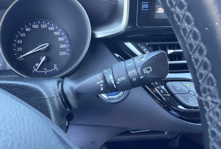 Toyota C-HR 1.8 VVT 122CH DISTINCTIVE 2WD E-CVT