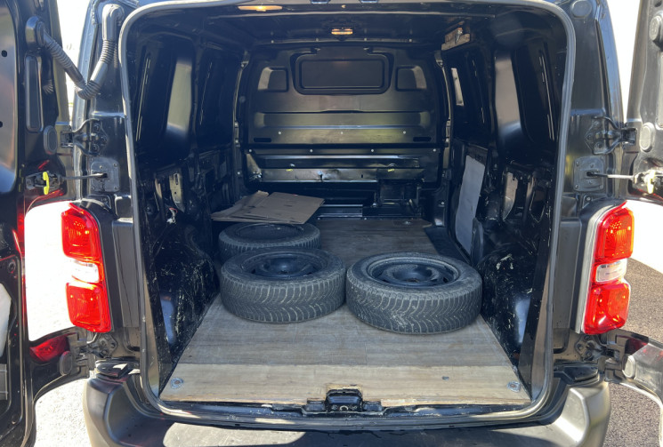 Peugeot Expert 2.0 Blue HDi Fourgon moyen EAT6 180 cv Boîte auto