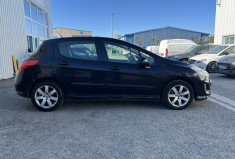 Peugeot 308 1.6 HDi Blue Lion * Premium Pack * 110 CV * Toit Pano * Radars de recul * 5p