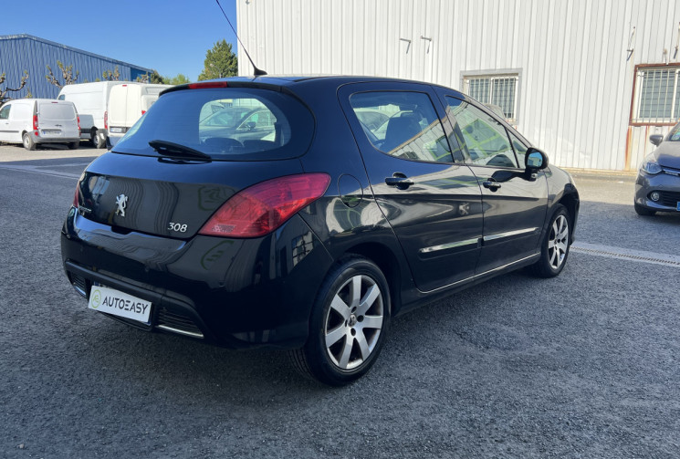 Peugeot 308 1.6 HDi Blue Lion * Premium Pack * 110 CV * Toit Pano * Radars de recul * 5p