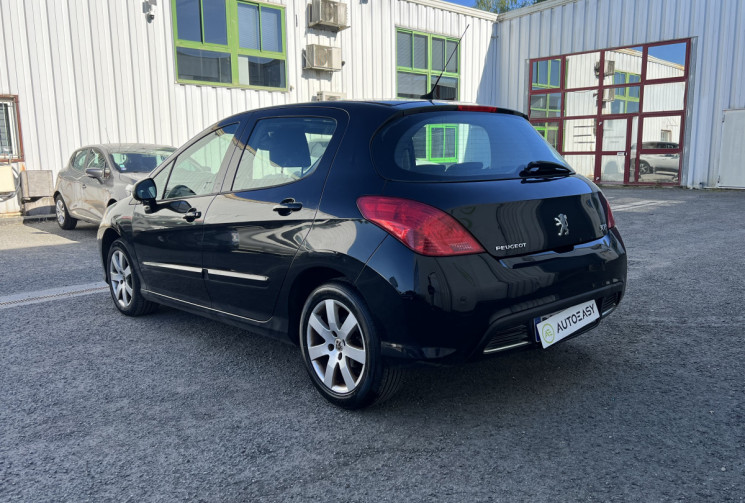 Peugeot 308 1.6 HDi Blue Lion * Premium Pack * 110 CV * Toit Pano * Radars de recul * 5p