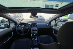 Peugeot 308 1.6 HDi Blue Lion * Premium Pack * 110 CV * Toit Pano * Radars de recul * 5p