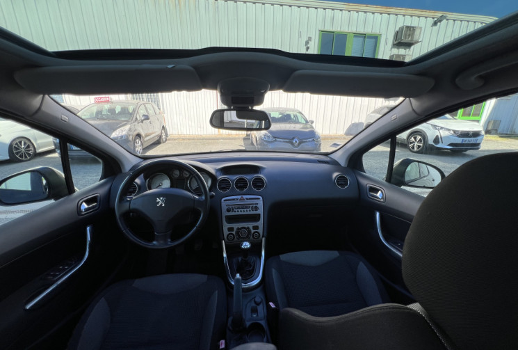 Peugeot 308 1.6 HDi Blue Lion * Premium Pack * 110 CV * Toit Pano * Radars de recul * 5p