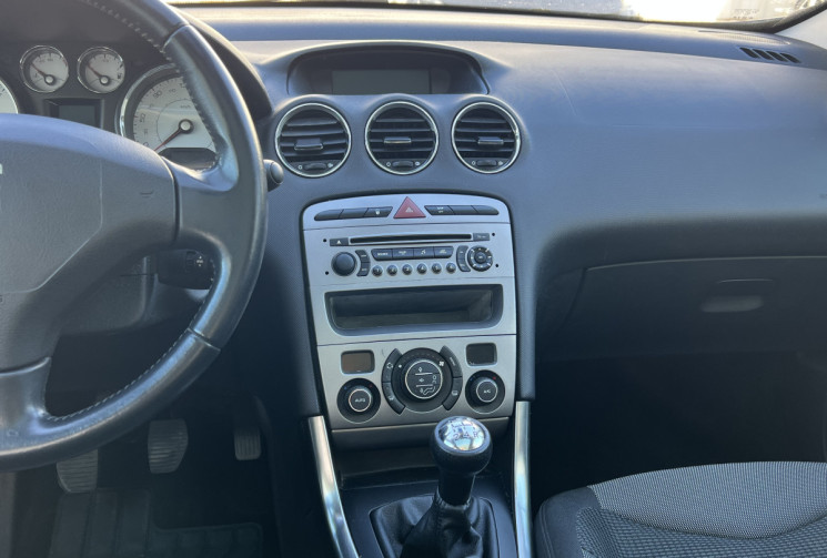 Peugeot 308 1.6 HDi Blue Lion * Premium Pack * 110 CV * Toit Pano * Radars de recul * 5p