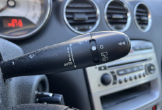 Peugeot 308 1.6 HDi Blue Lion * Premium Pack * 110 CV * Toit Pano * Radars de recul * 5p