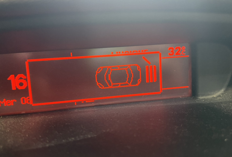 Peugeot 308 1.6 HDi Blue Lion * Premium Pack * 110 CV * Toit Pano * Radars de recul * 5p