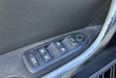 Peugeot 308 1.6 HDi Blue Lion * Premium Pack * 110 CV * Toit Pano * Radars de recul * 5p