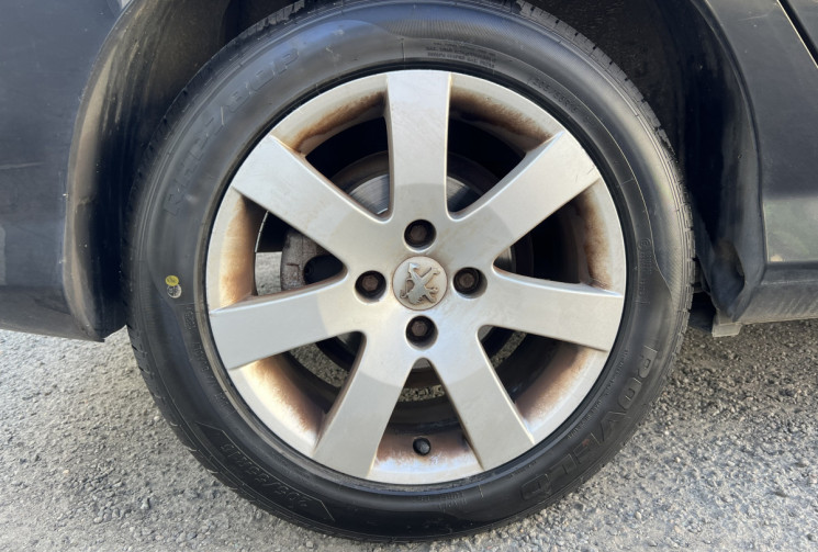 Peugeot 308 1.6 HDi Blue Lion * Premium Pack * 110 CV * Toit Pano * Radars de recul * 5p