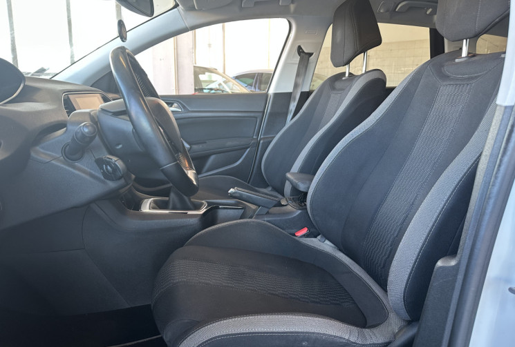 Peugeot 308  SW 1.2 Puretech 110 Style / Bel état intérieur-extérieur / Prévoir courroie 