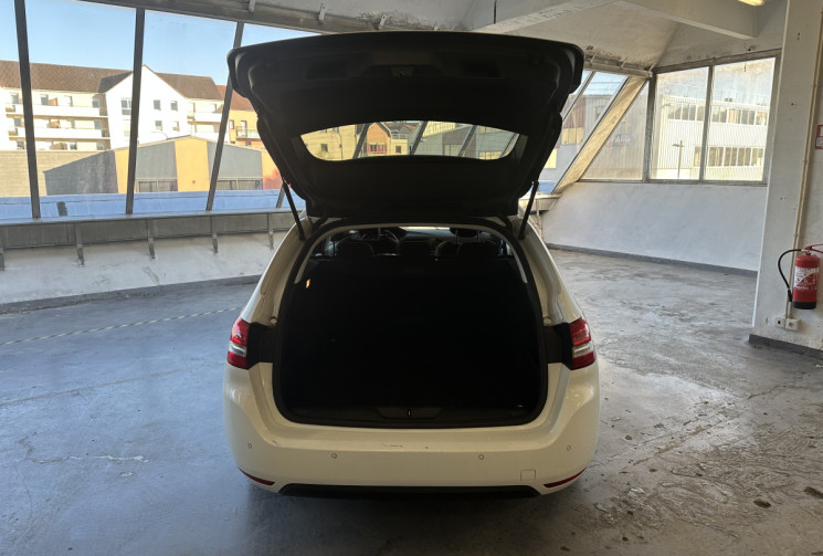 Peugeot 308  SW 1.2 Puretech 110 Style / Bel état intérieur-extérieur / Prévoir courroie 