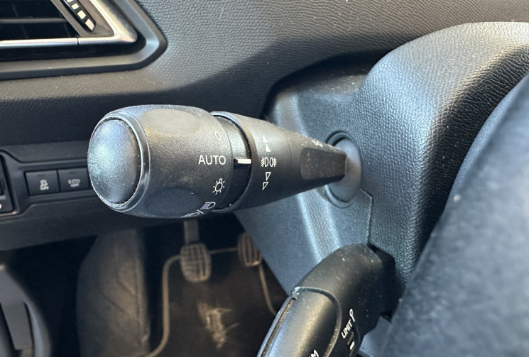 Peugeot 308  SW 1.2 Puretech 110 Style / Bel état intérieur-extérieur / Prévoir courroie 