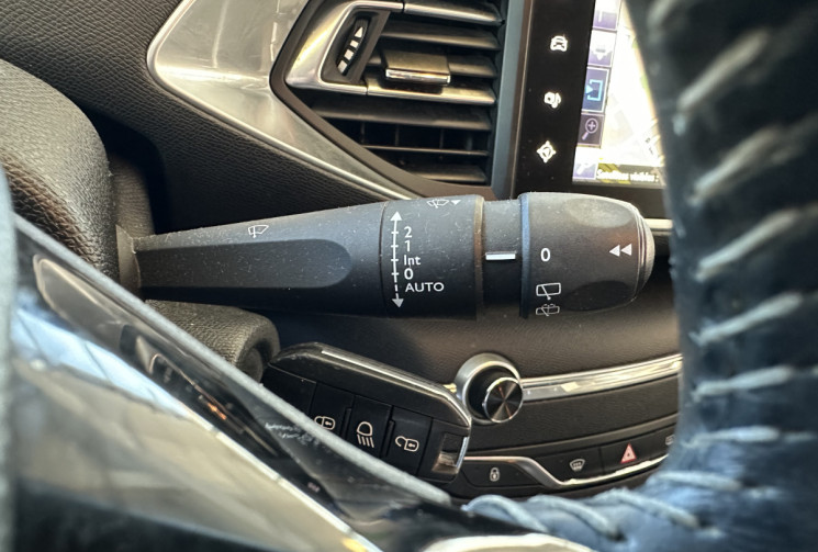 Peugeot 308  SW 1.2 Puretech 110 Style / Bel état intérieur-extérieur / Prévoir courroie 