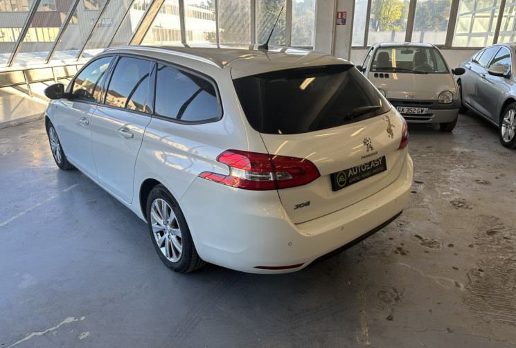 Peugeot 308  SW 1.2 Puretech 110 Style / Bel état intérieur-extérieur / Prévoir courroie 