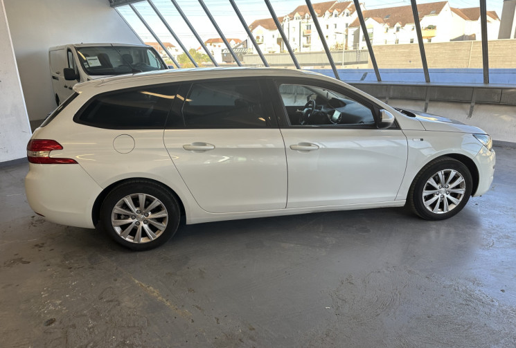 Peugeot 308  SW 1.2 Puretech 110 Style / Bel état intérieur-extérieur / Prévoir courroie 