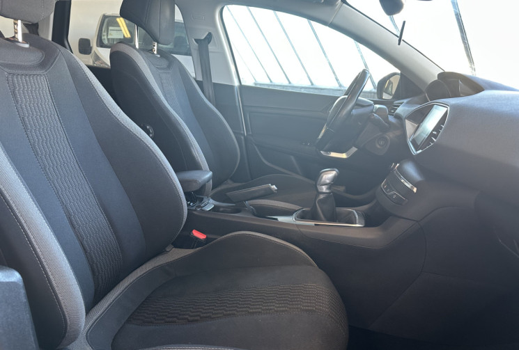 Peugeot 308  SW 1.2 Puretech 110 Style / Bel état intérieur-extérieur / Prévoir courroie 