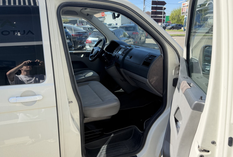 Volkswagen Transporter T5 2.5 tdi 130 PRO CAB - look édition