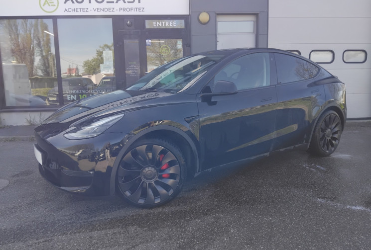 Tesla Model Y Performance AWD 534 CH - Attelage - Première Main