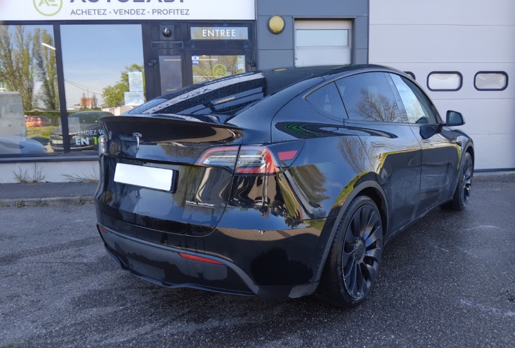 Tesla Model Y Performance AWD 534 CH - Attelage - Première Main