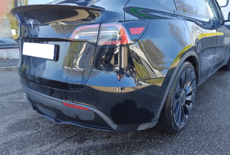 Tesla Model Y Performance AWD 534 CH - Attelage - Première Main
