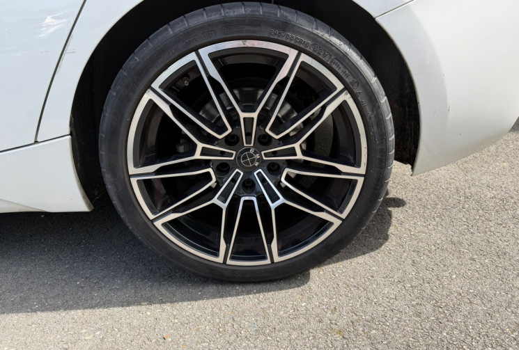 BMW Série 1  114 D M SPORT