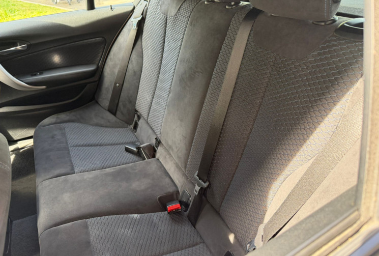 BMW Série 1  114 D M SPORT