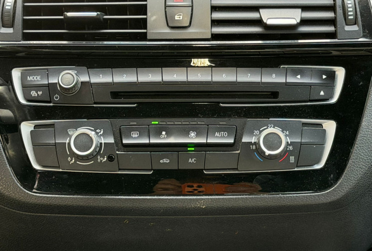 BMW Série 1  114 D M SPORT