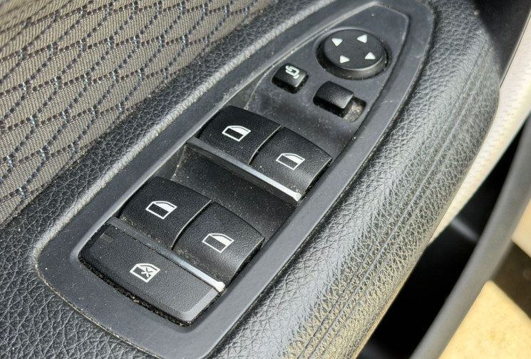 BMW Série 1  114 D M SPORT