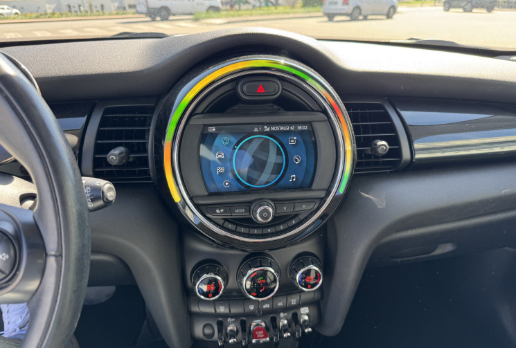 Mini Mini (F56) COOPER 1.5 136 Ch EDITION GREENWICH BVA7 * TOIT OUVRANT * CARPLAY