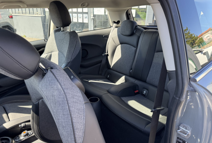 Mini Mini (F56) COOPER 1.5 136 Ch EDITION GREENWICH BVA7 * TOIT OUVRANT * CARPLAY