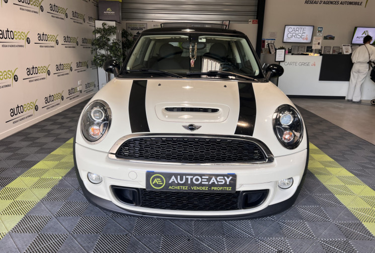 Mini Cooper SD 143 CH PACK RED HOT CHILI BVA / MOTEUR A CHAINE