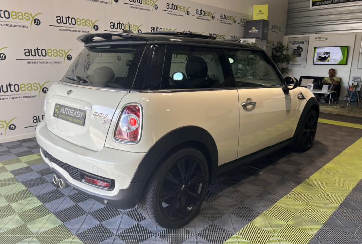 Mini Cooper SD 143 CH PACK RED HOT CHILI BVA / MOTEUR A CHAINE