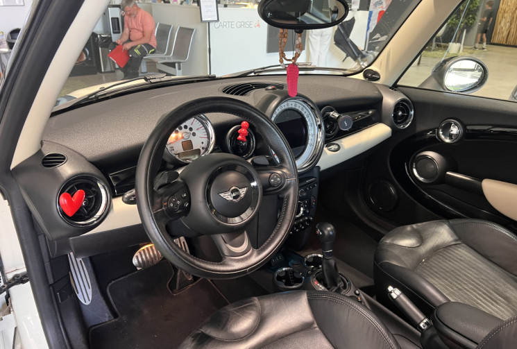 Mini Cooper SD 143 CH PACK RED HOT CHILI BVA / MOTEUR A CHAINE