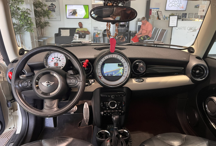 Mini Cooper SD 143 CH PACK RED HOT CHILI BVA / MOTEUR A CHAINE