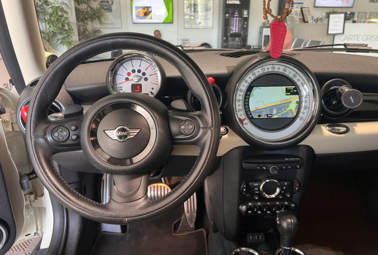 Mini Cooper SD 143 CH PACK RED HOT CHILI BVA / MOTEUR A CHAINE