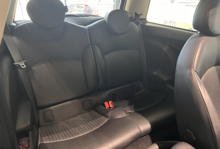 Mini Cooper SD 143 CH PACK RED HOT CHILI BVA / MOTEUR A CHAINE