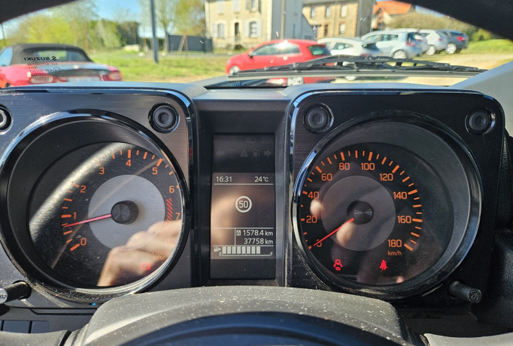 Suzuki Jimny II (GJ) 1.5i 102 PRIVILEGE ALL GRIP 1°M