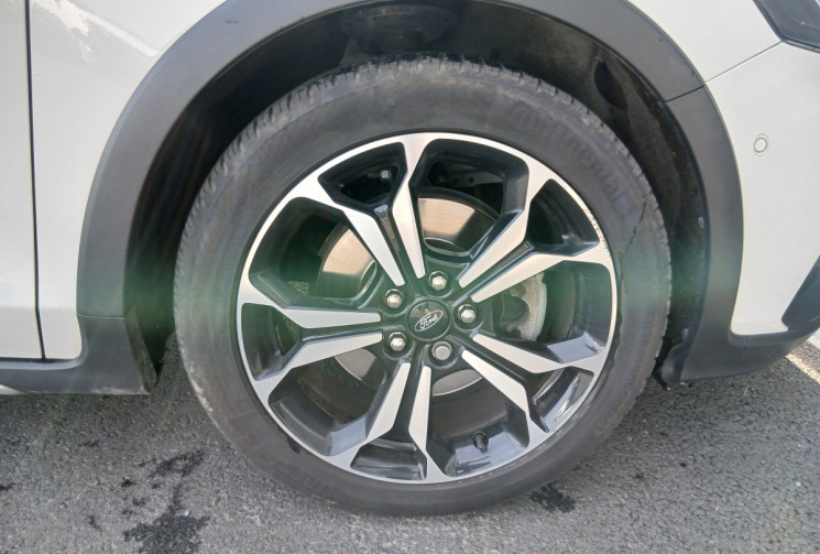 Ford Focus 1.0 SCTi 125 cv BVA8 Active / st-line